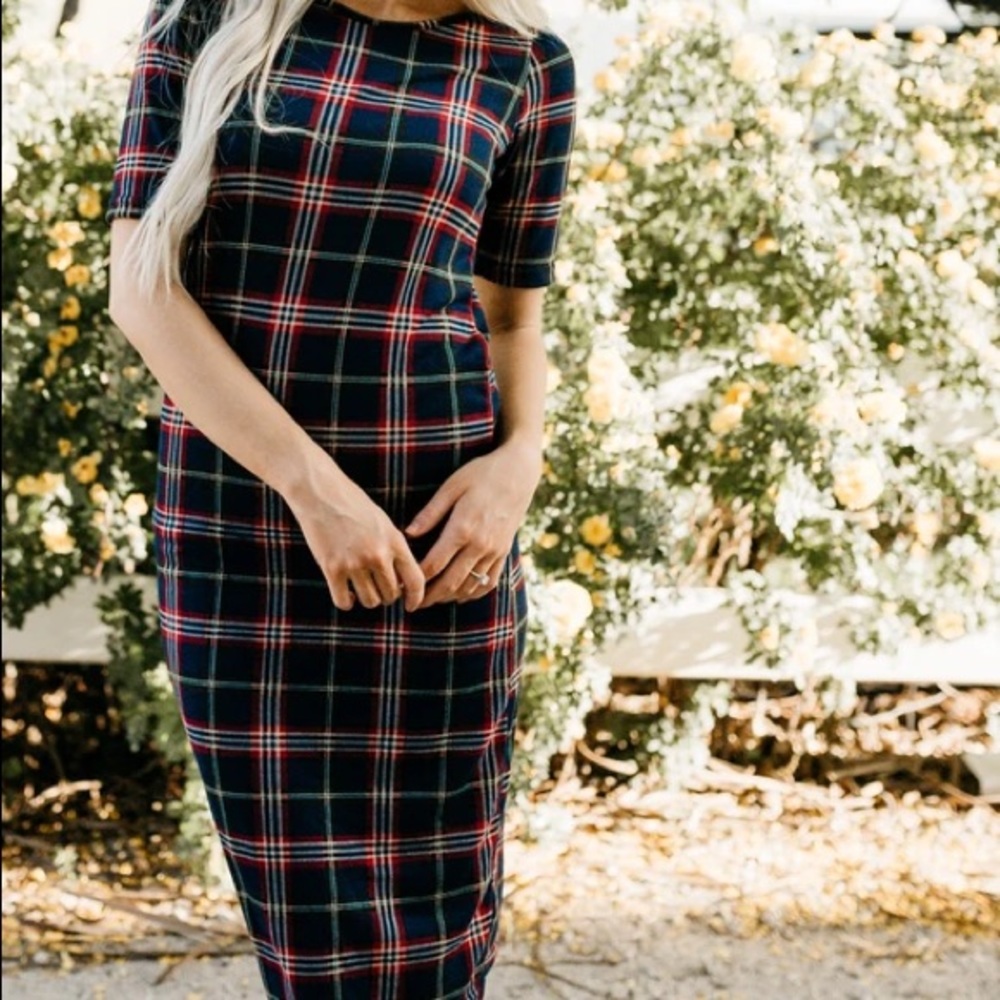 Sign Here Holiday Plaid Tee Dress S
